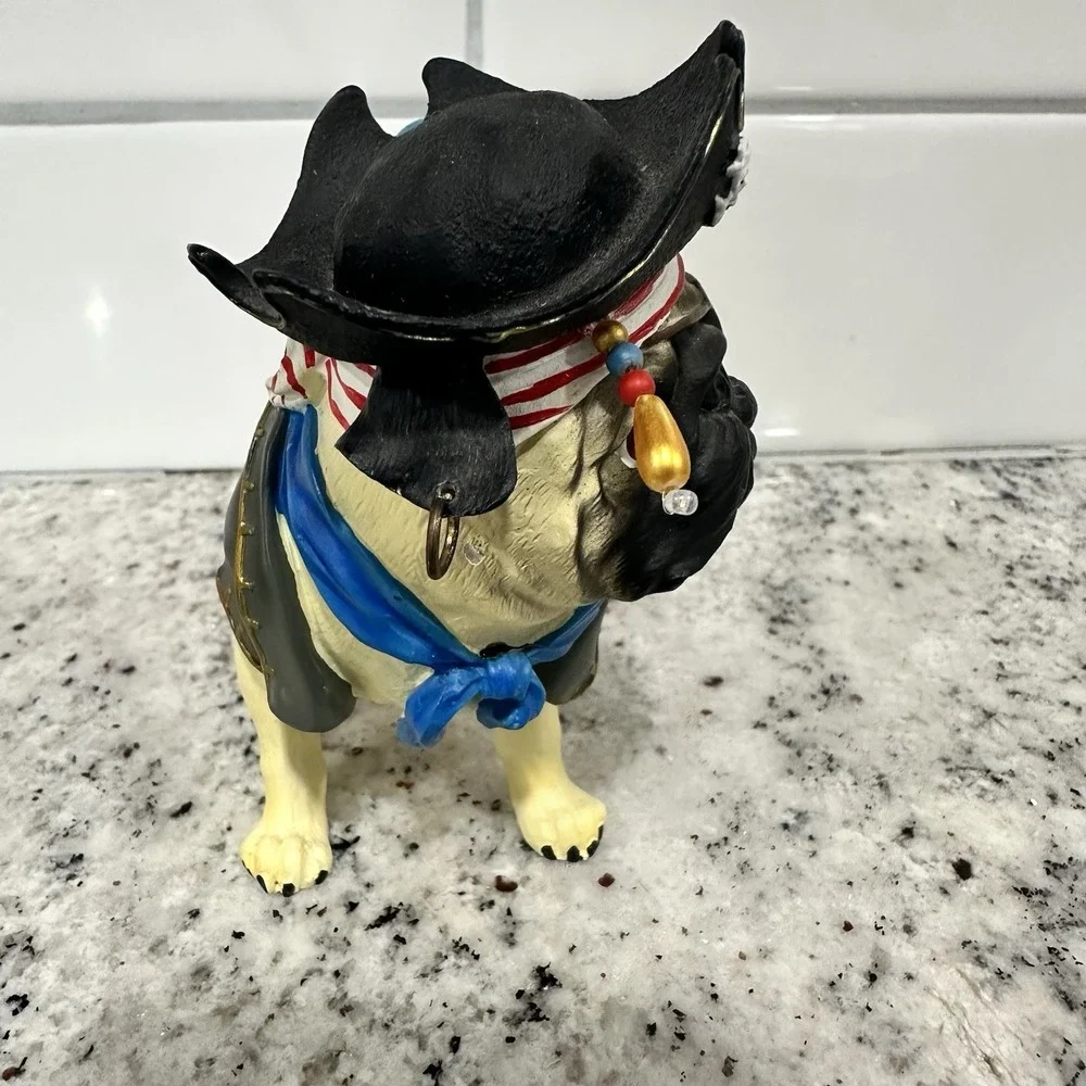 #16110 PUG-NACIOUS, PUGGY THE PIRATE PUG FIGURINE EUC‎